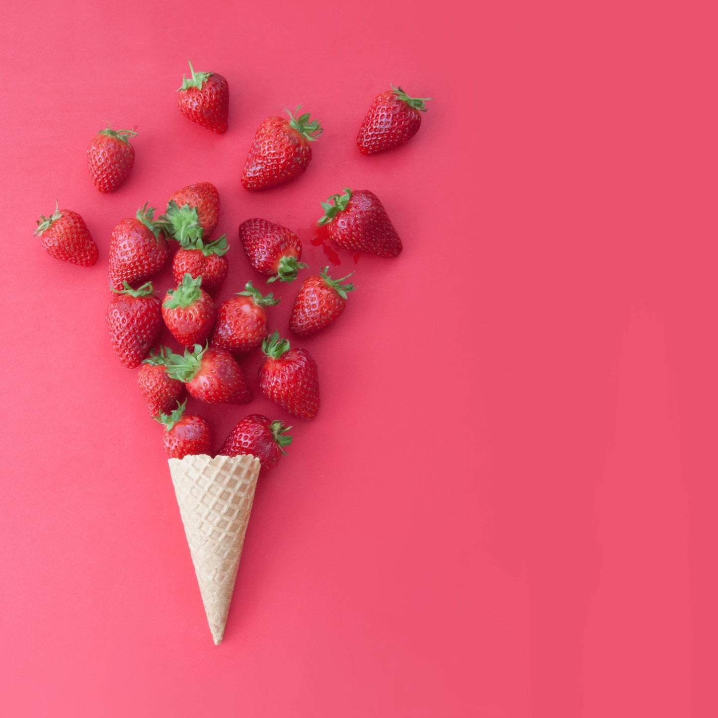 Strawberry + Spun Sugar Fragrance Oil - Fragrance Oil - Scentsorie